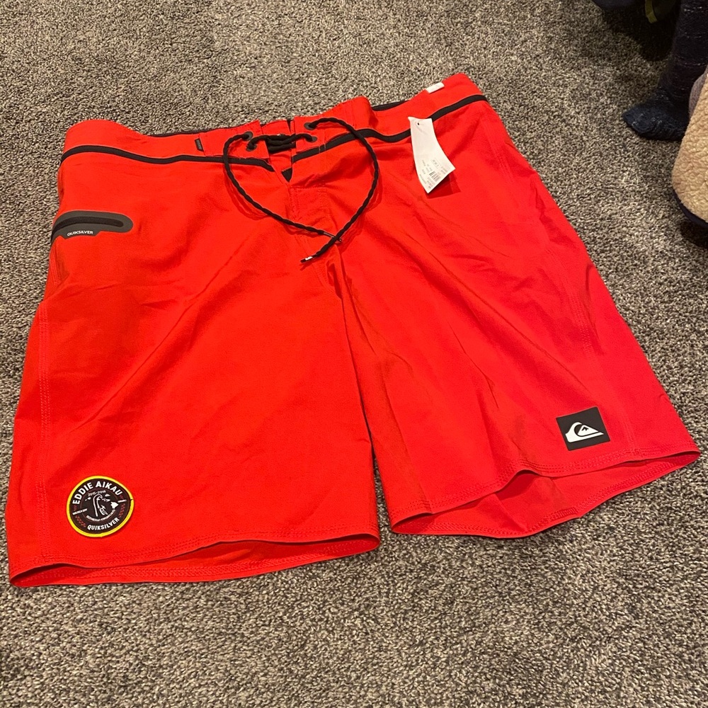 Red Quicksilver Men’s Everyday Eddie North Shore Boardriders Club Boardshorts